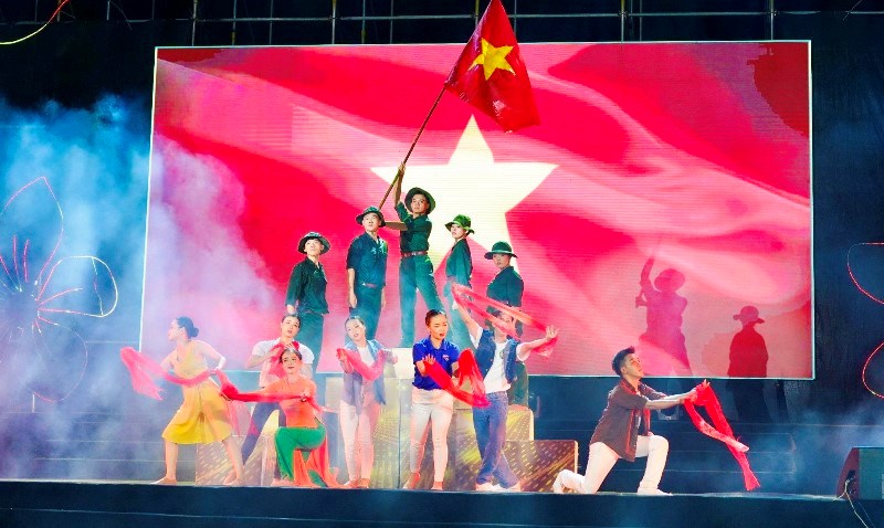 Khai mạc Hội thi tuyên truyền lưu động kỷ niệm 65 năm ngày mở đường Hồ Chí Minh - ảnh 6