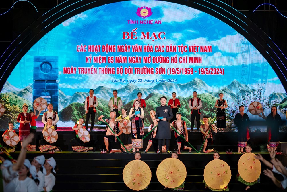 Ấn tượng chuỗi hoạt động Ngày Văn hóa các dân tộc Việt Nam tại Nghệ An - ảnh 2