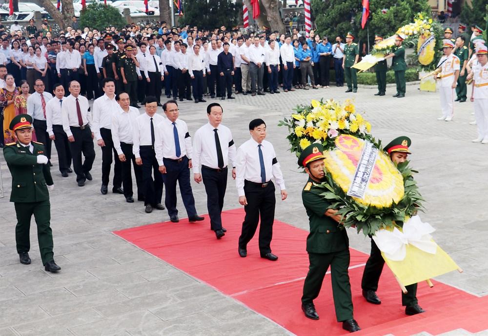Lễ truy điệu và an táng hài cốt liệt sĩ quân tình nguyện và chuyên gia hy sinh tại Lào - ảnh 1