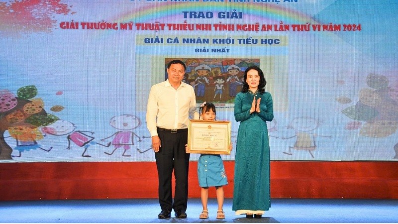 32 tác phẩm đoạt giải tại Giải thưởng Mỹ thuật thiếu nhi tỉnh Nghệ An năm 2024 - ảnh 1