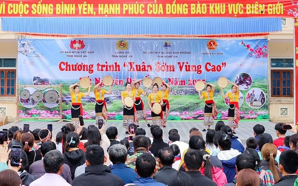 “Xuân Sớm Vùng Cao“: Mang Tết ấm đến đồng bào khó khăn - ảnh 3