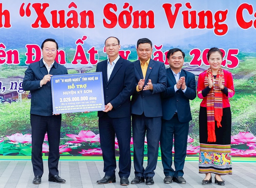 “Xuân Sớm Vùng Cao“: Mang Tết ấm đến đồng bào khó khăn - ảnh 1