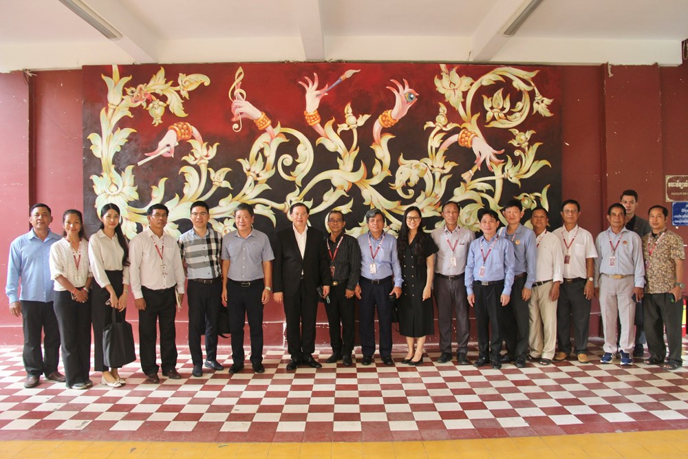 Tăng cường hợp tác đào tạo nguồn nhân lực về văn hóa, nghệ thuật với Campuchia - ảnh 7