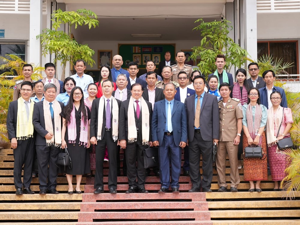 Thứ trưởng Tạ Quang Đông hội đàm với lãnh đạo tỉnh Banteay Meanchey - ảnh 5