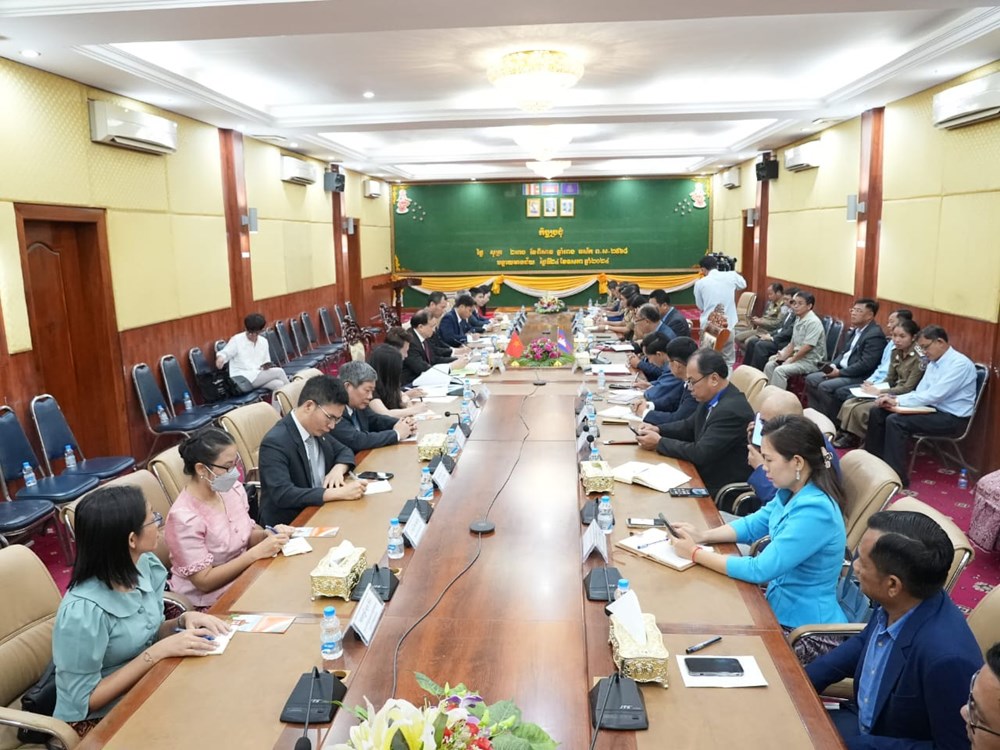 Thứ trưởng Tạ Quang Đông hội đàm với lãnh đạo tỉnh Banteay Meanchey - ảnh 3