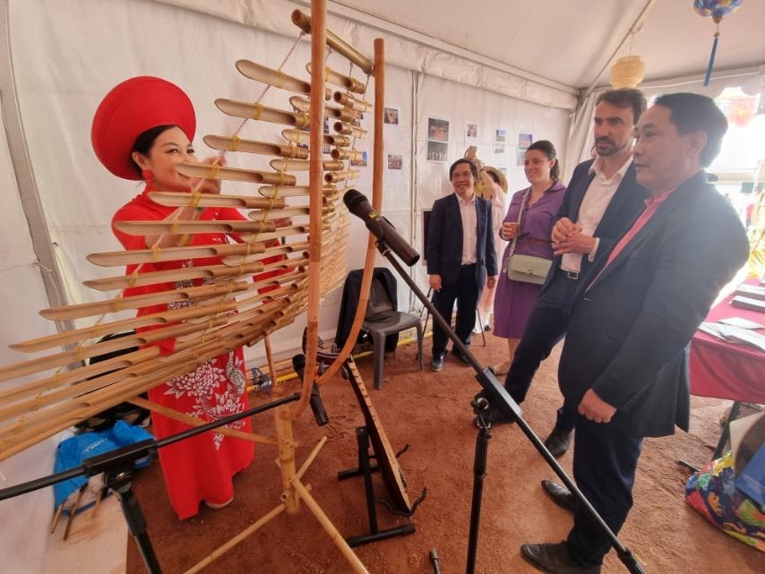 Việt Nam tham gia Ngày hội Lãnh sự 2024 ở Lyon (Pháp) - ảnh 2