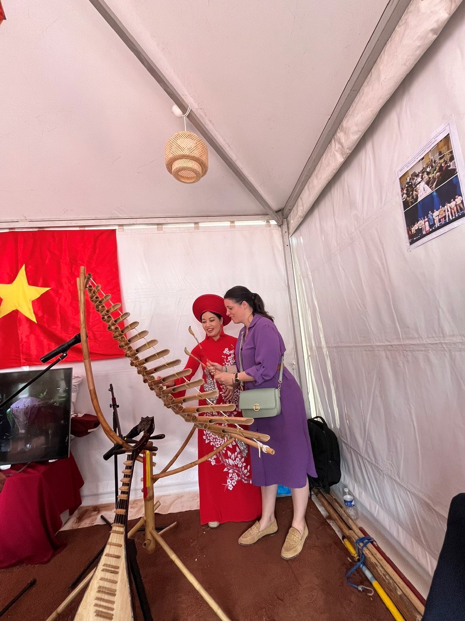 Việt Nam tham gia Ngày hội Lãnh sự 2024 ở Lyon (Pháp) - ảnh 6
