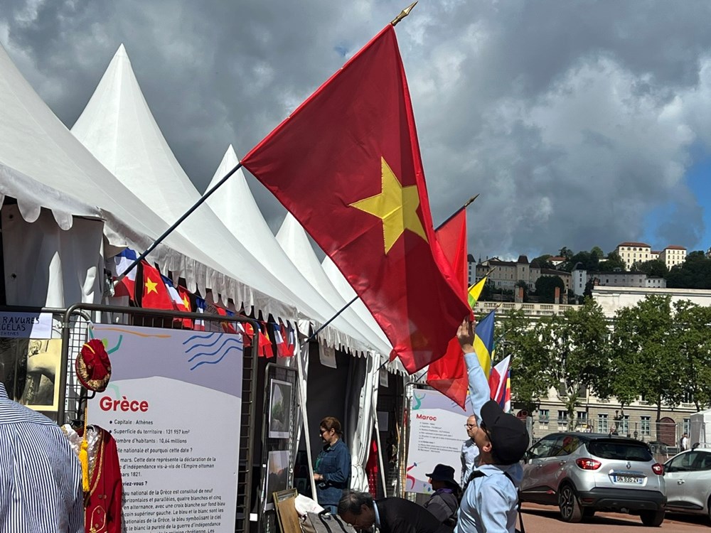 Việt Nam tham gia Ngày hội Lãnh sự 2024 ở Lyon (Pháp) - ảnh 3