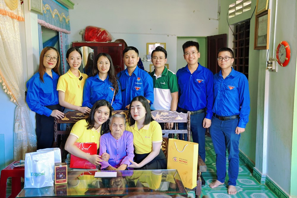Đoàn Thanh niên Bộ VHTTDL phối hợp tổ chức chương trình “Hành trình về nguồn” tại Quảng Trị - ảnh 2
