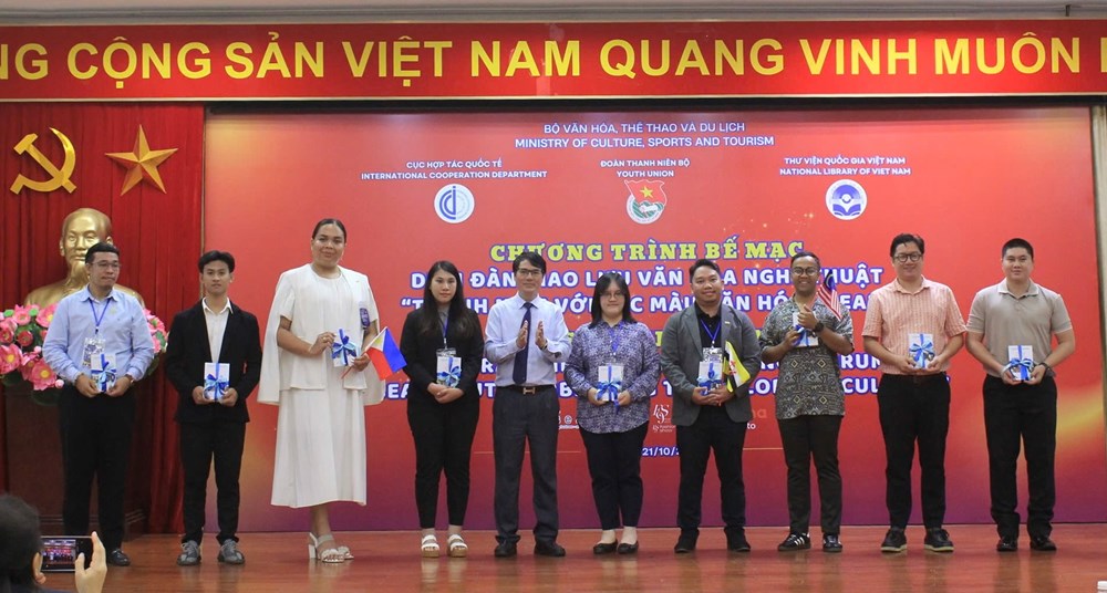 Bế mạc Diễn đàn giao lưu văn hoá nghệ thuật “Thanh niên với sắc màu văn hoá ASEAN” - ảnh 3