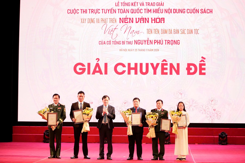 Trao giải cuộc thi tìm hiểu nội dung cuốn sách của cố Tổng Bí thư Nguyễn Phú Trọng về xây dựng, phát triển văn hóa Việt Nam - ảnh 6