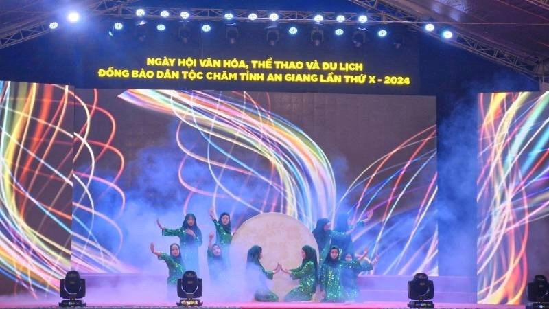 Sôi động Ngày hội Văn hóa, Thể thao và Du lịch đồng bào dân tộc Chăm tỉnh An Giang - ảnh 4