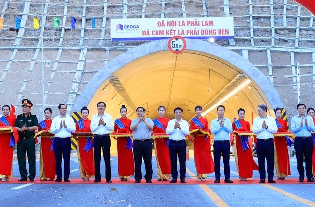 Thủ tướng phát lệnh đưa vào khai thác cao tốc Cam Lâm - Vĩnh Hảo và Diễn Châu - Bãi Vọt - ảnh 2