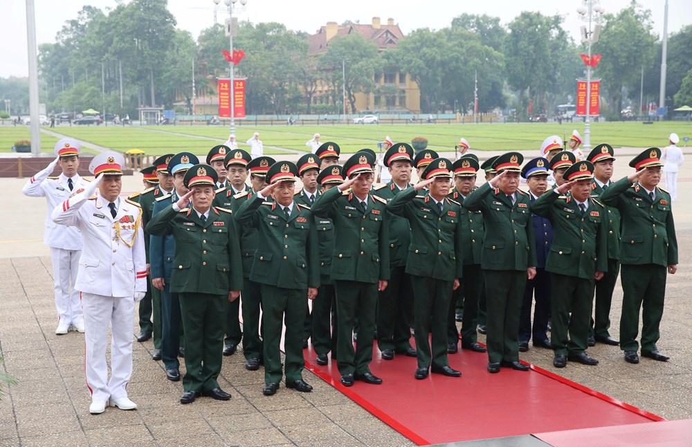 Lãnh đạo Đảng, Nhà nước vào Lăng viếng Chủ tịch Hồ Chí Minh - ảnh 3