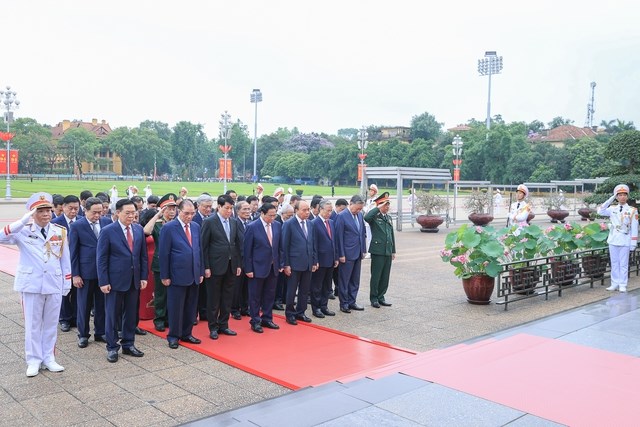 Lãnh đạo Đảng, Nhà nước viếng Chủ tịch Hồ Chí Minh và các Anh hùng liệt sĩ - ảnh 2