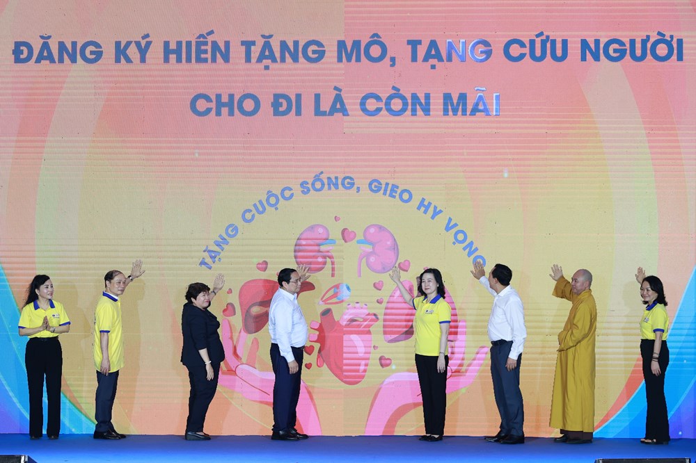 Thủ tướng cùng gia đình đăng ký hiến tặng mô, tạng - ảnh 1