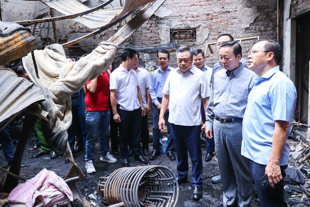 Phó Thủ tướng Trần Hồng Hà kiểm tra, chỉ đạo công tác khắc phục hậu quả vụ cháy - ảnh 3