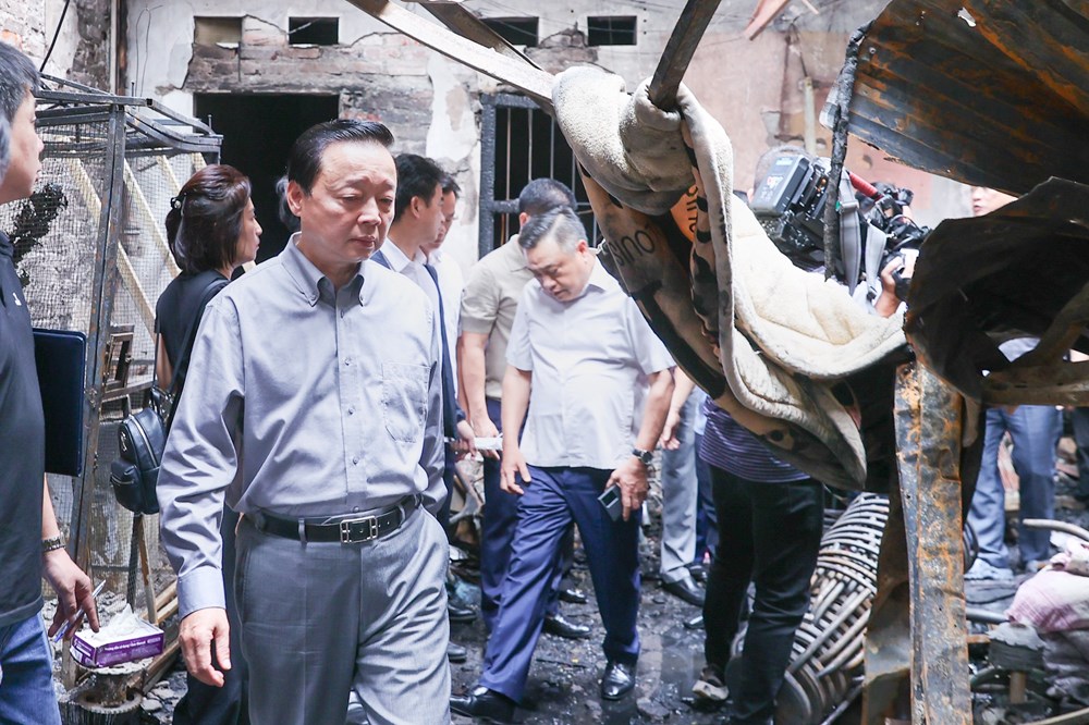 Phó Thủ tướng Trần Hồng Hà kiểm tra, chỉ đạo công tác khắc phục hậu quả vụ cháy - ảnh 1