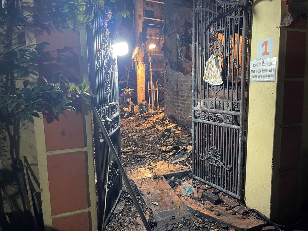 Cháy nhà trọ trong đêm, 14 người tử vong - ảnh 1