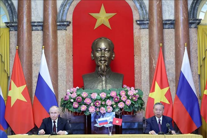 Chủ tịch nước Tô Lâm và Tổng thống Vladimir Putin gặp gỡ báo chí - ảnh 4