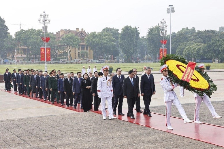 Lãnh đạo Đảng, Nhà nước viếng Chủ tịch Hồ Chí Minh và các Anh hùng liệt sĩ - ảnh 1