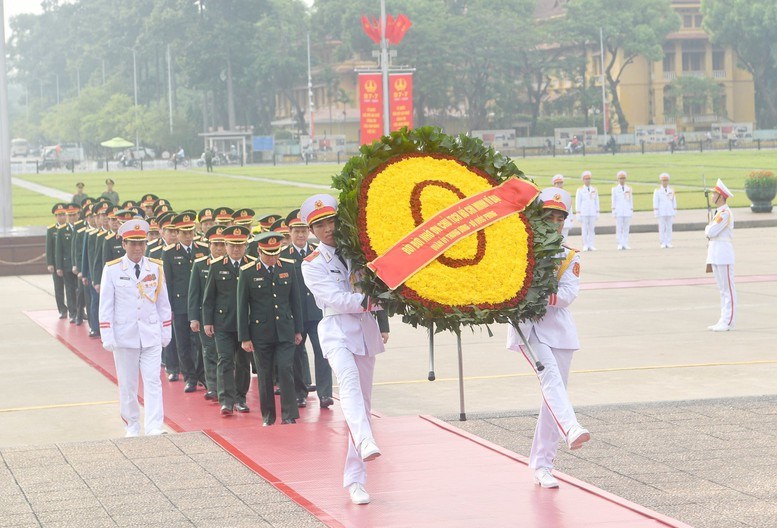 Lãnh đạo Đảng, Nhà nước viếng Chủ tịch Hồ Chí Minh và các Anh hùng liệt sĩ - ảnh 3