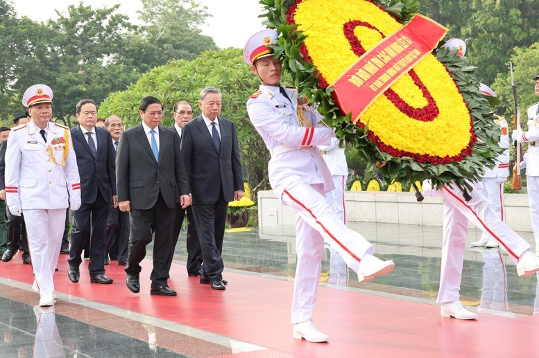 Lãnh đạo Đảng, Nhà nước viếng Chủ tịch Hồ Chí Minh và các Anh hùng liệt sĩ - ảnh 6