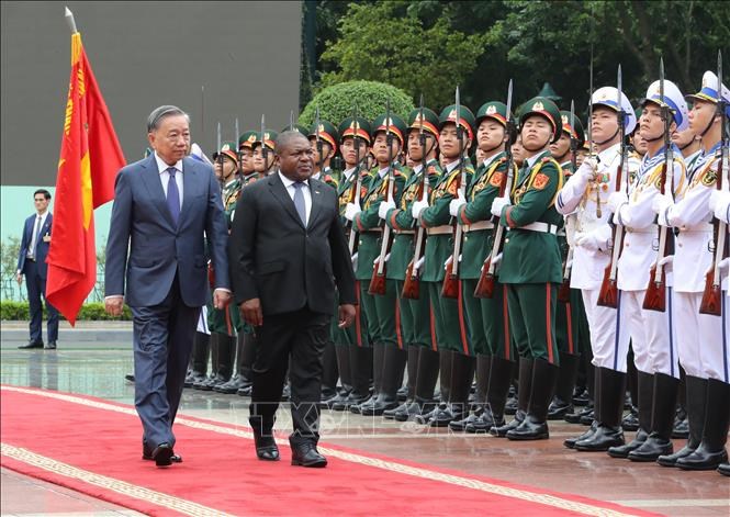 Tổng Bí thư, Chủ tịch nước Tô Lâm chủ trì Lễ đón chính thức Tổng thống Mozambique - ảnh 2