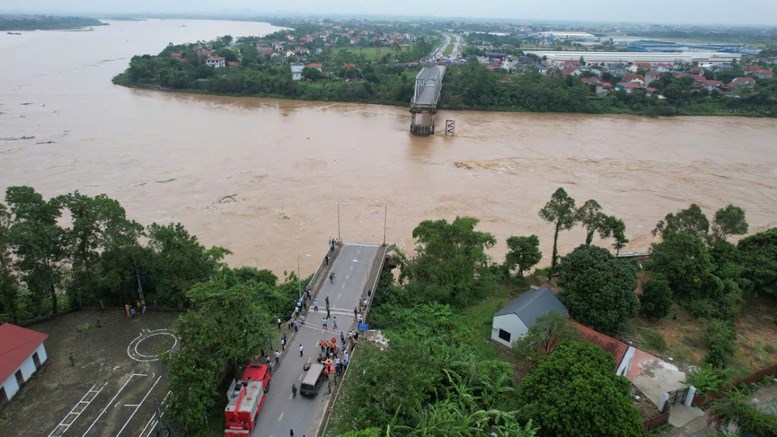 Thủ tướng yêu cầu khẩn trương nghiên cứu đầu tư xây dựng cầu Phong Châu mới - ảnh 1