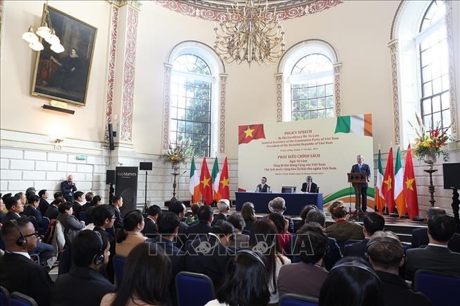 Tổng Bí thư, Chủ tịch nước Tô Lâm thăm Trường Đại học Trinity Dublin của Ireland - ảnh 2