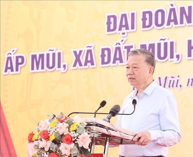 Tổng Bí thư Tô Lâm dự Ngày hội Đại đoàn kết dân tại ấp Mũi, xã Đất Mũi  - ảnh 2