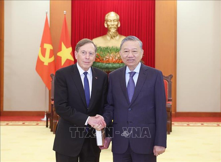 Tổng Bí thư Tô Lâm tiếp Đại tướng David Petraeus  - ảnh 1