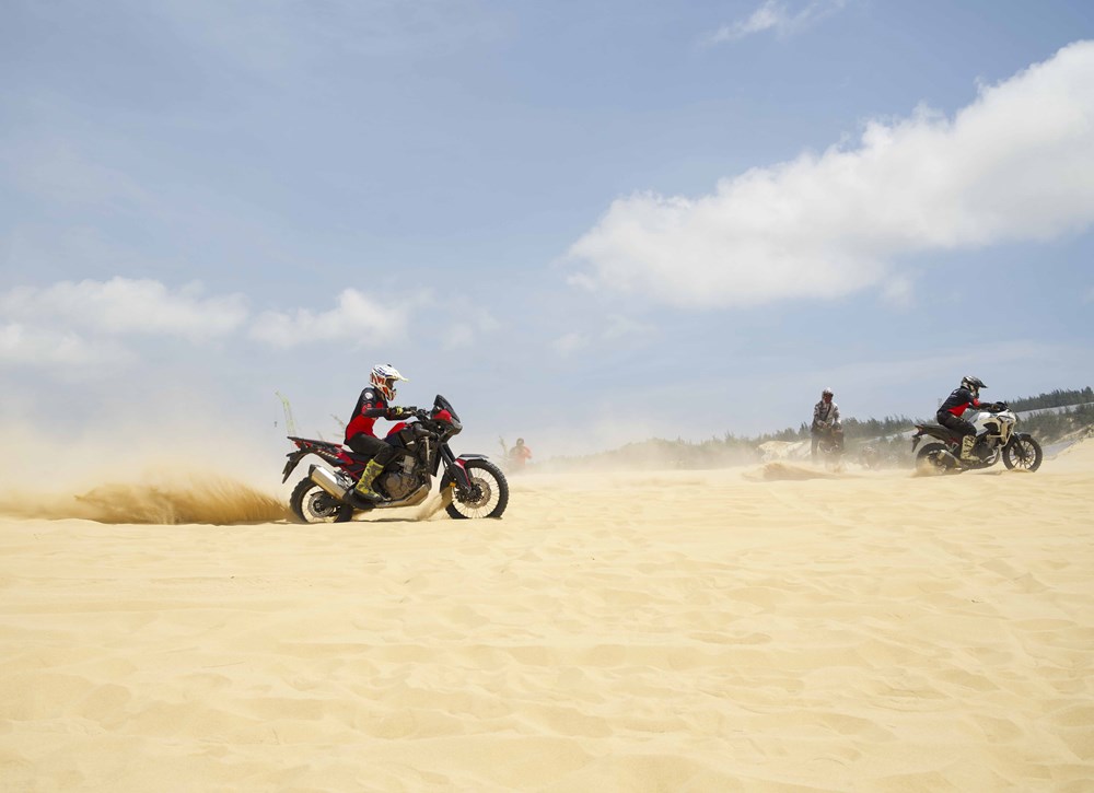 Đến Quy Nhơn, đừng quên trải nghiệm đồi cát bán đảo Phương Mai - ảnh 1
