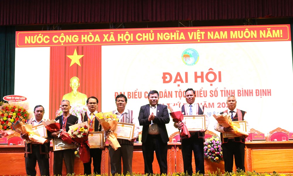 Cần quan tâm bảo tồn, phát huy các giá trị văn hoá tốt đẹp DTTS - ảnh 5