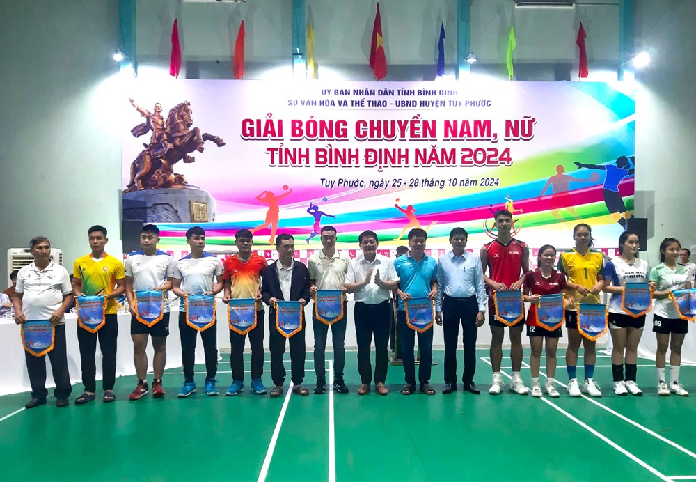 150 VĐV tham gia tranh tài Giải Bóng chuyền nam nữ tỉnh Bình Định năm 2024