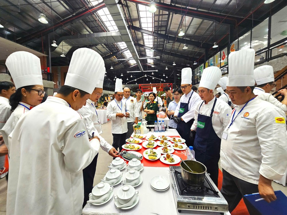 14 đội tham gia chương trình “Thử thách tài năng Đầu bếp tỉnh Bình Định” lần thứ nhất - ảnh 3