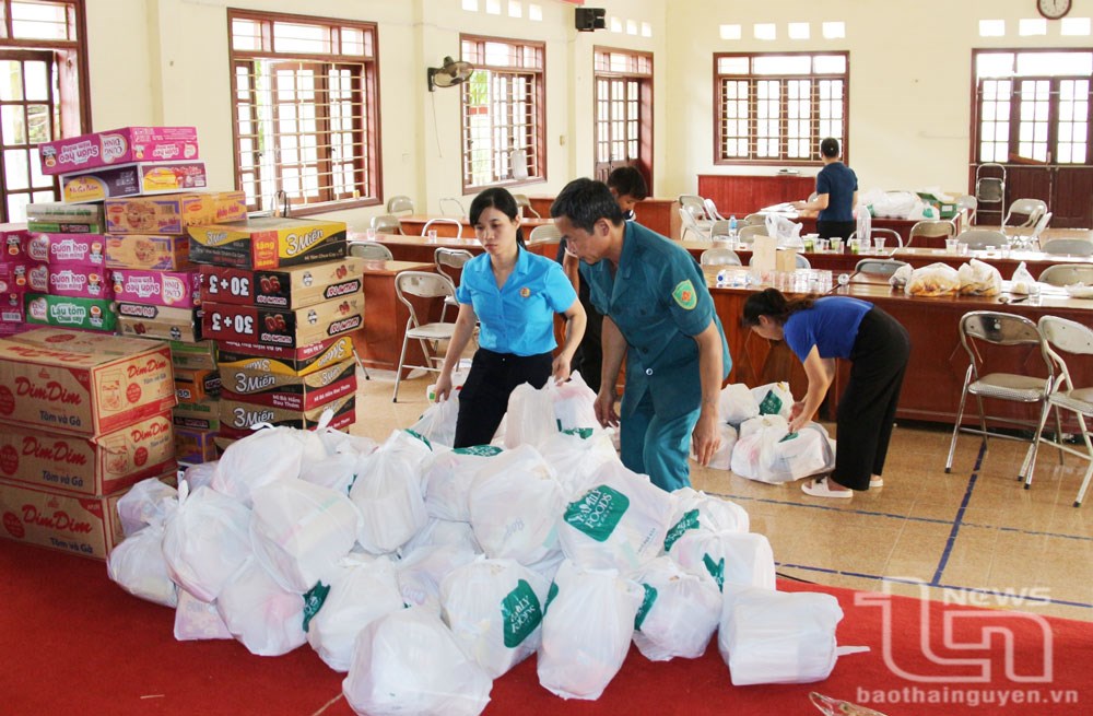 Công tác cứu trợ: Cần giữ trái tim nóng và cái đầu lạnh - ảnh 4