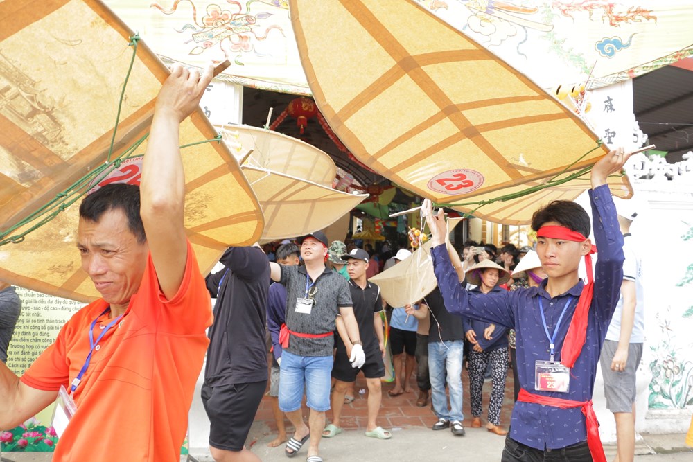 Tưng bừng lễ hội truyền thống thi thả diều làng Bá Dương Nội - ảnh 4