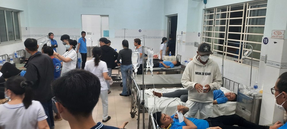 Lại xảy ra vụ nghi ngờ ngộ độc thực phẩm khiến 100 công nhân ở Đồng Nai nhập viện  - ảnh 1
