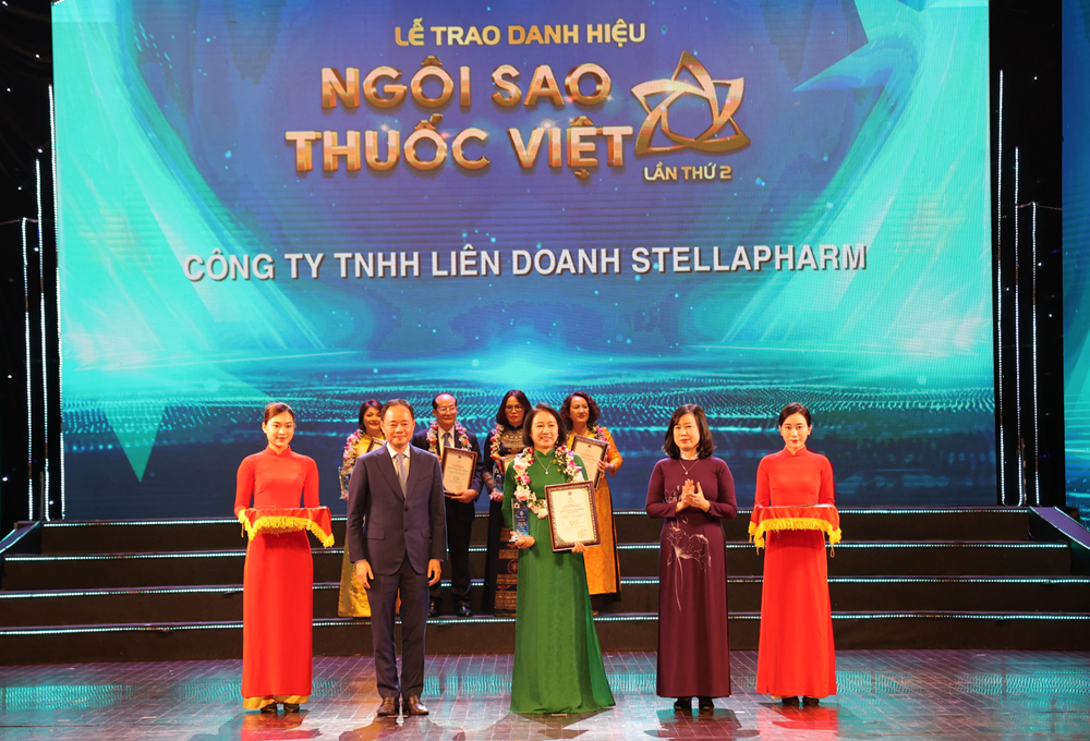 Trao danh hiệu “Ngôi sao thuốc Việt” lần thứ 2  - ảnh 1
