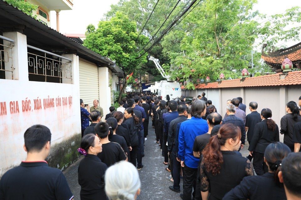 Hơn 960 đoàn đến viếng Tổng Bí thư Nguyễn Phú Trọng tại quê nhà Đông Anh, Hà Nội - ảnh 7