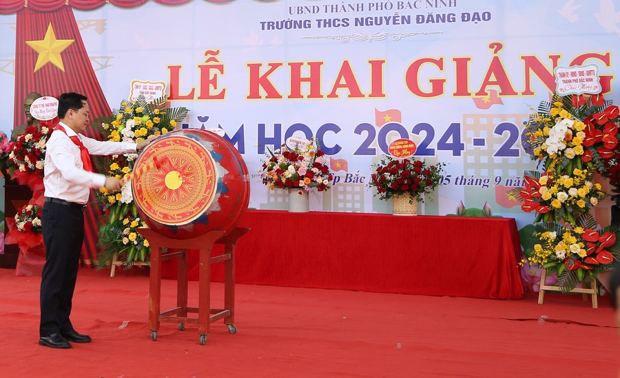 Gần 400.000 giáo viên, học sinh Bắc Ninh hân hoan trong ngày khai giảng - ảnh 1