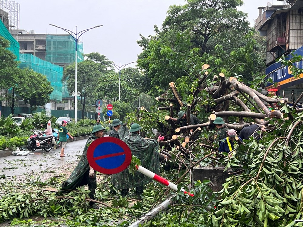 Huy động tổng lực các lực lượng dọn dẹp phố phường Thủ đô - ảnh 2