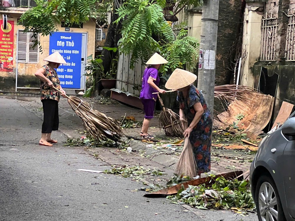 Huy động tổng lực các lực lượng dọn dẹp phố phường Thủ đô - ảnh 6