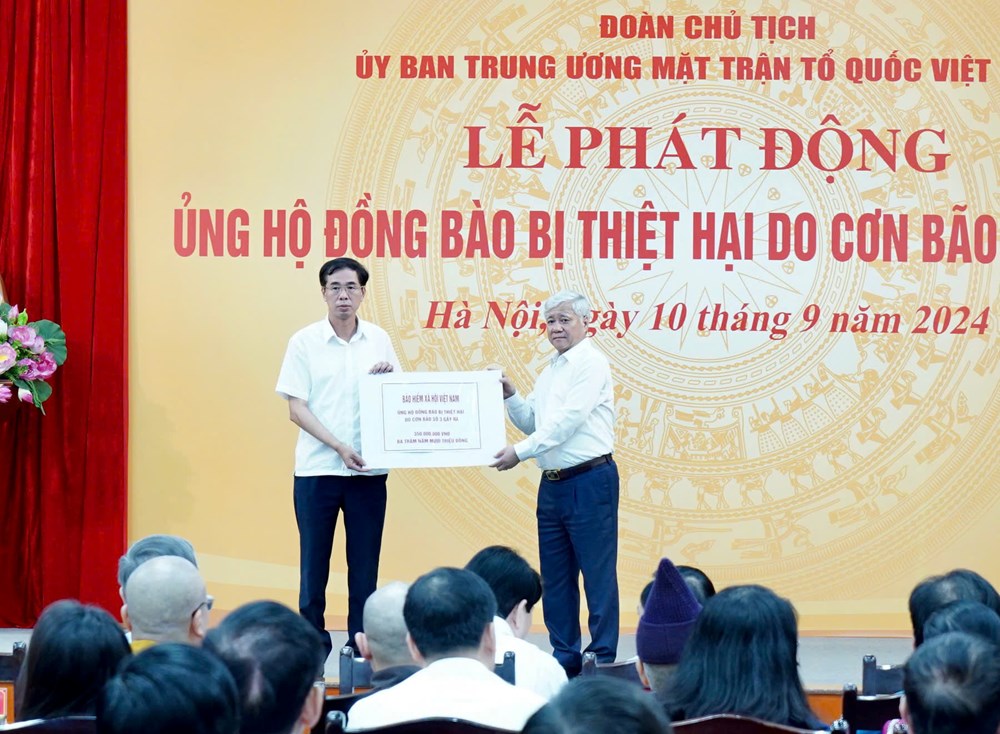 Nhiều cơ quan, đơn vị phát động ủng hộ đồng bào bị bão lụt - ảnh 1