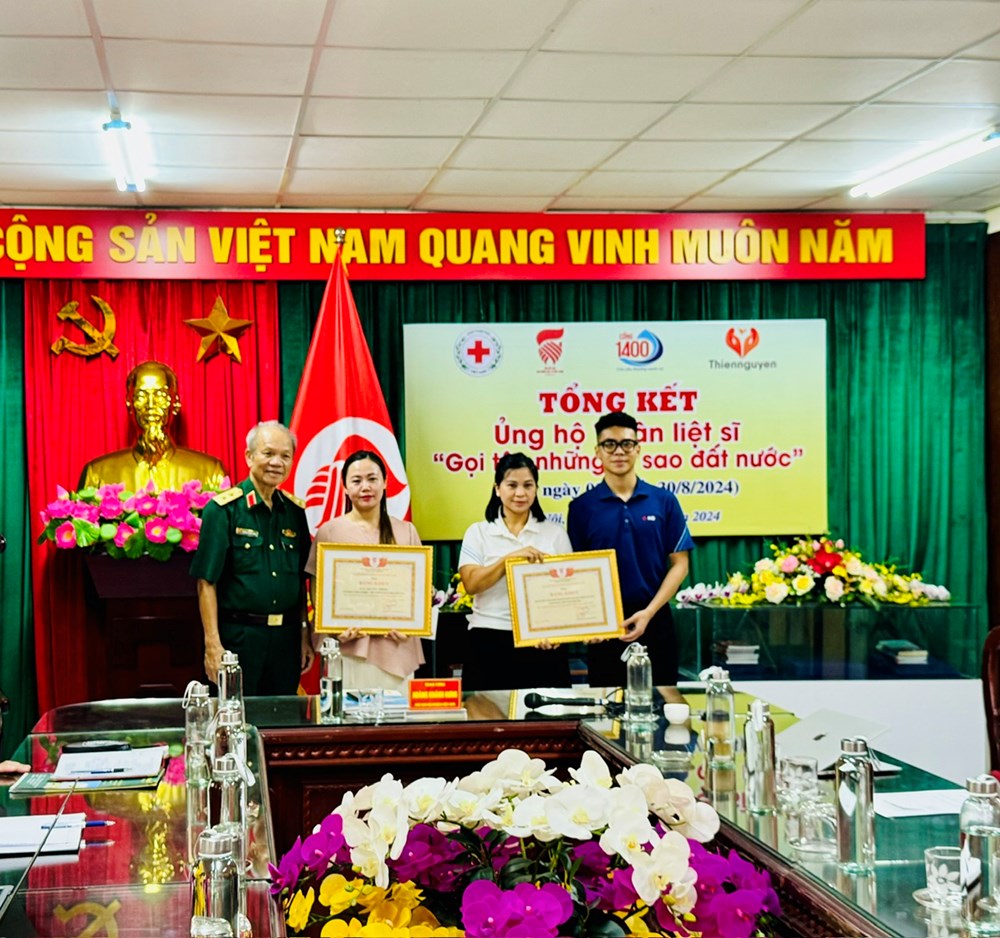 Hơn 1,8 tỉ đồng ủng hộ chương trình tri ân liệt sĩ “Gọi tên những Vì sao đất nước“ - ảnh 3