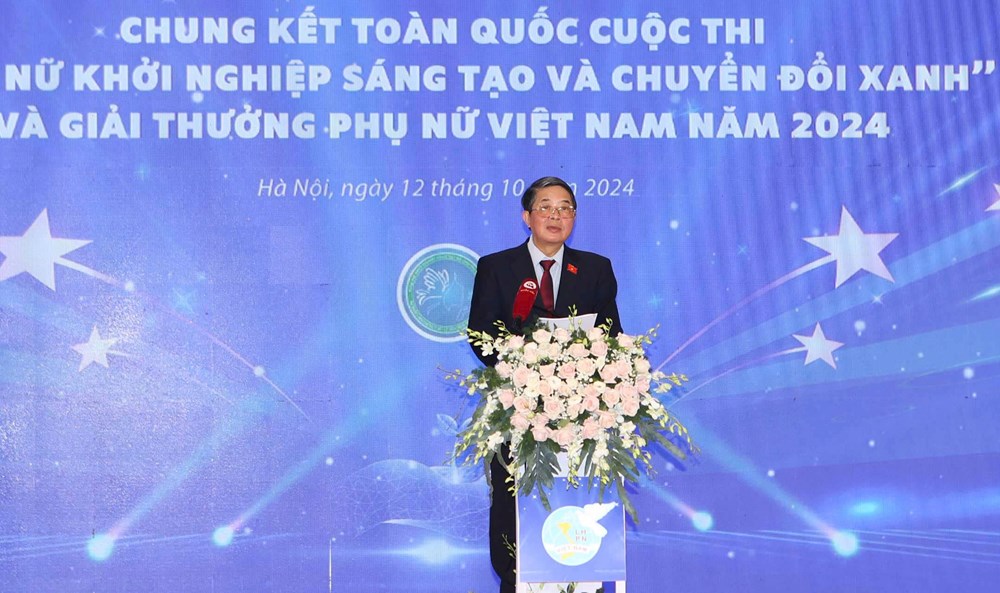 Tập thể nữ Viện Văn hoá nghệ thuật Quốc gia VN và  Phó Giám đốc Nhà hát Cải lương Việt Nam được trao giải thưởng Phụ nữ VN 2024 - ảnh 1