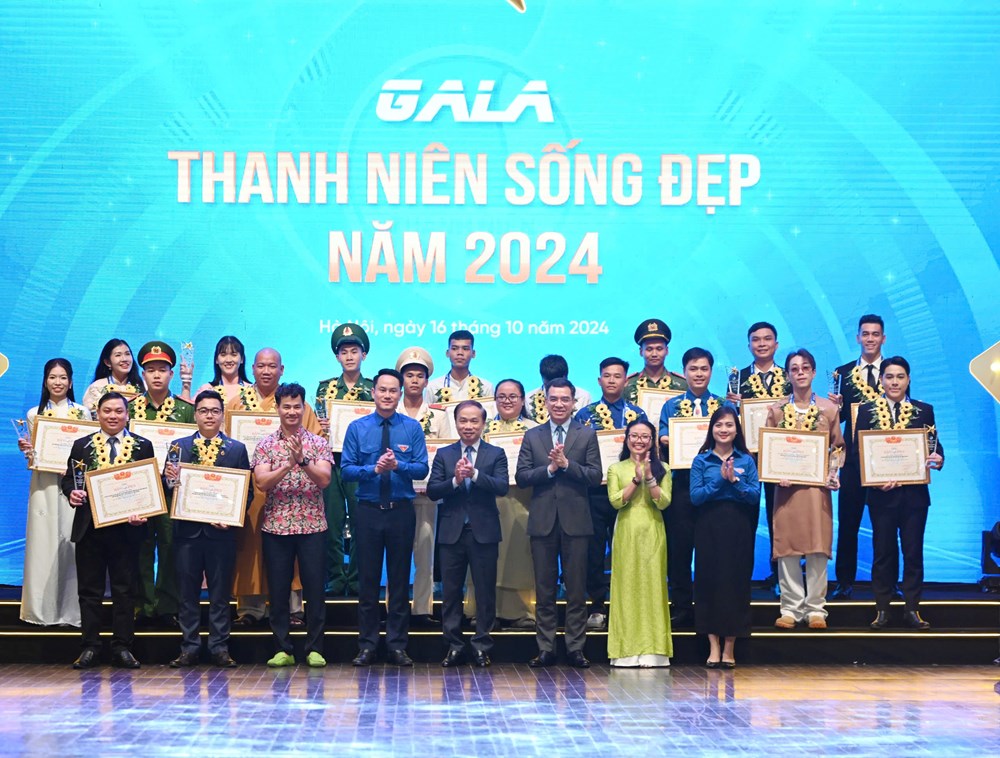 Cầu thủ Tiến Linh, rapper Xuân Trường... được vinh danh Thanh niên sống đẹp năm 2024 - ảnh 3