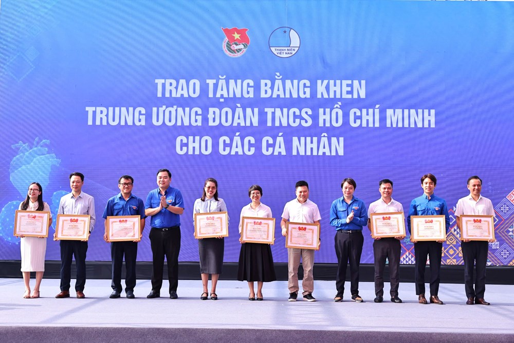 Hơn 20.000 thầy thuốc trẻ tình nguyện khám sàng lọc bệnh cho người dân - ảnh 3