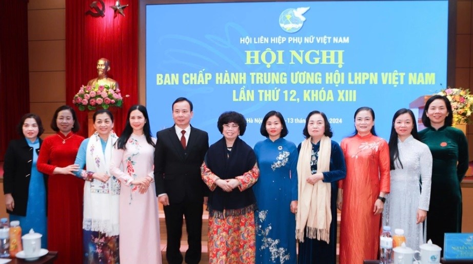 Hội nghị lần thứ 12 Ban Chấp hành Trung ương Hội LHPN Việt Nam - ảnh 2